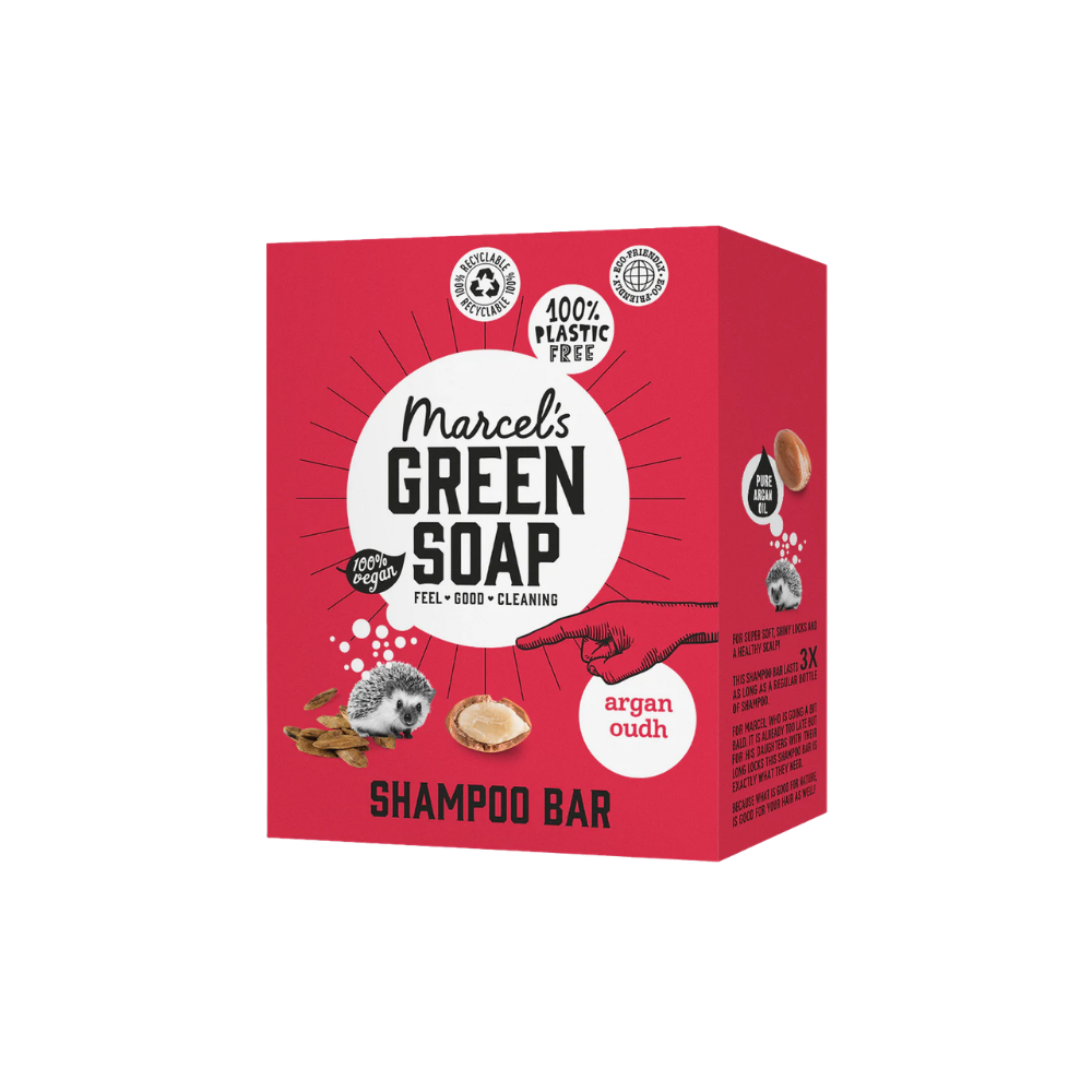 Marcel’s Green Soap Shampoo Bar bieden een natuurlijke en duurzame manier om je haar te reinigen en verzorgen. De plantaardige ingrediënten reinigen mild, versterken de haarstructuur en laten een aangename geur achter. Verkrijgbaar in drie heerlijke varianten: Argan & Oudh, Tonka & Muguet en Vanille & Kersenbloesem.