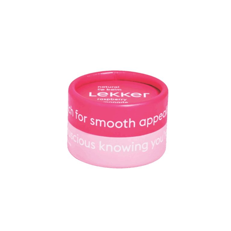 The LEKKER Company Lippenbalsem Raspberry Lemonade is een allergeenvrije deodorant zonder zuiveringszout, voor de meest gevoelige oksels. LEKKER FIJN! Maak kennis met de 100% natuurlijke lippenbalsem van The Lekker Company. Deze verzorgende lippenbalsem hydrateert intensief en beschermt droge, schrale lippen met een krachtige mix van biologische sheaboter, kokosolie en voedende plantenoliën.