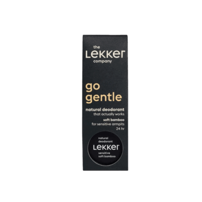 Deze zachte, allergeenvrije deodorant zonder baking soda is speciaal ontwikkeld voor de meest gevoelige oksels. Met de subtiele, lichtkruidige en zoete geur van de The LEKKER Company Deodorant Sensitive Bamboe biedt hij een natuurlijke en effectieve bescherming, zonder de nadelen van aluminium. De formule houdt je de hele dag moeiteloos fris, zelfs bij de meest gevoelige huid.