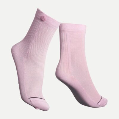 Qnoop 2 Way Rib Soft pink | Knoop je sokken aan elkaar en je raakt er nooit meer een kwijt bij het wassen | Roze met ribbels aan de achterkant!