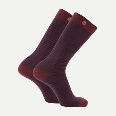 Qnoop Long Socks Paris Stripes Bordeaux | Knoop je sokken aan elkaar en je raakt er nooit meer een kwijt bij het wassen | Bordeaux en strepen | Extra lang!