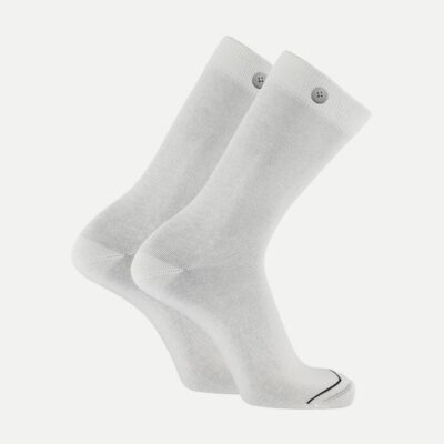 Qnoop Solid Socks White | Knoop je sokken aan elkaar en je raakt er nooit meer een kwijt bij het wassen | Wit is altijd goed!