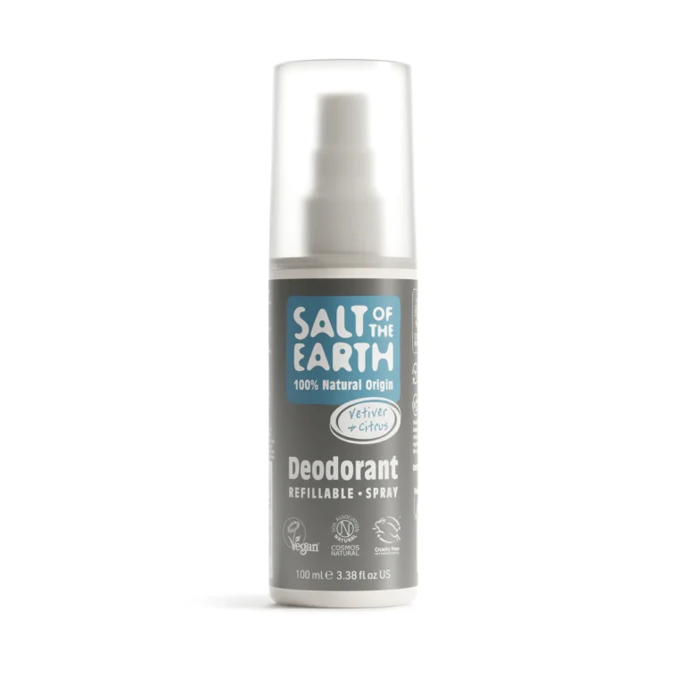 Salt of the Earth Vetiver en Citrus Natuurlijke Deodorant Spray | Ervaar betrouwbare bescherming, de hele dag door | Vetiver en Citrus | 100% natuurlijk Geniet van de verfrissende mix van citrus en vetiver. De pittige citrusnoten in de Salt of the Earth Vetiver Citrus Deodorant Spray zijn perfect in balans met de aardse, rokerige ondertonen van vetiver, wat zorgt voor een heldere en verfijnde geur – ideaal voor wie houdt van een frisse, verkwikkende geur.
