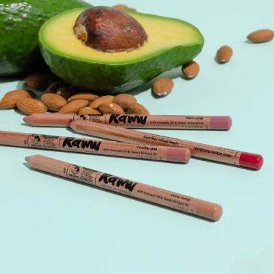 RAWW Coconut Kiss Lippotloden | Het lippotlood is verrijkt met een mix van superfoods, zoals kokosolie, acaibessen en avocado-olie | Bijna op te eten!