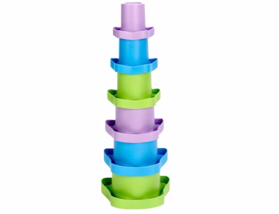 Green Toys Stapelaar Bekers Sterretjes | Wie is er niet groot mee geworden? Deze originele stapelaar bestaat uit acht blokken die variëren in grootte.