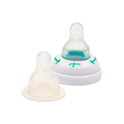 De Difrax 1-2-3 Ring met XS Doseerspeen is speciaal ontwikkeld voor baby’s die extra kleine en gecontroleerde voeding nodig hebben. Dankzij de unieke doseerspeen en de verstelbare 1-2-3 ring kun je eenvoudig bepalen hoeveel voeding er door de speen stroomt. Ideaal voor het opbouwen van voedingen of bij medische noodzaak waarbij exact doseren belangrijk is.