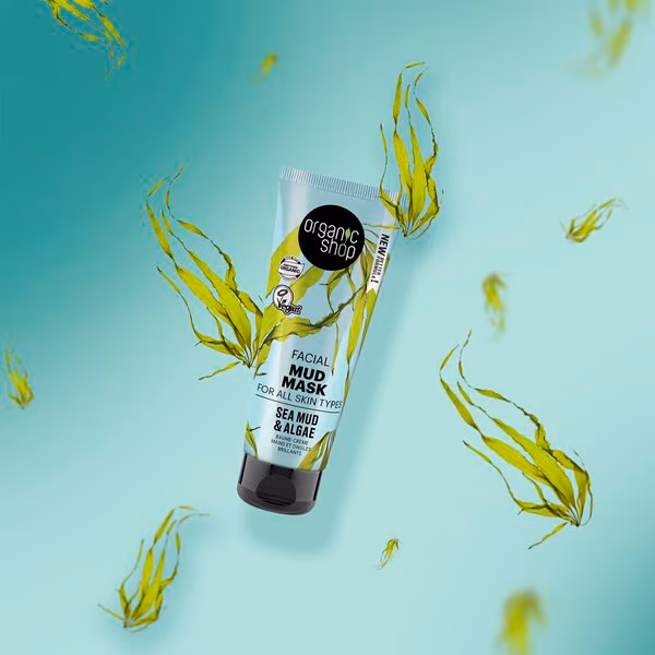 Verzorg en reinig je huid diep met het Organic Shop Gezichtsmudmasker – Alle Huidtypes – Zeemud & Algen 75ml. Dit natuurlijke moddermasker absorbeert onzuiverheden, overtollig talg en geeft de huid een verfrissende boost. Algenextracten ondersteunen de huid en zorgen voor een stralende en gezonde teint.