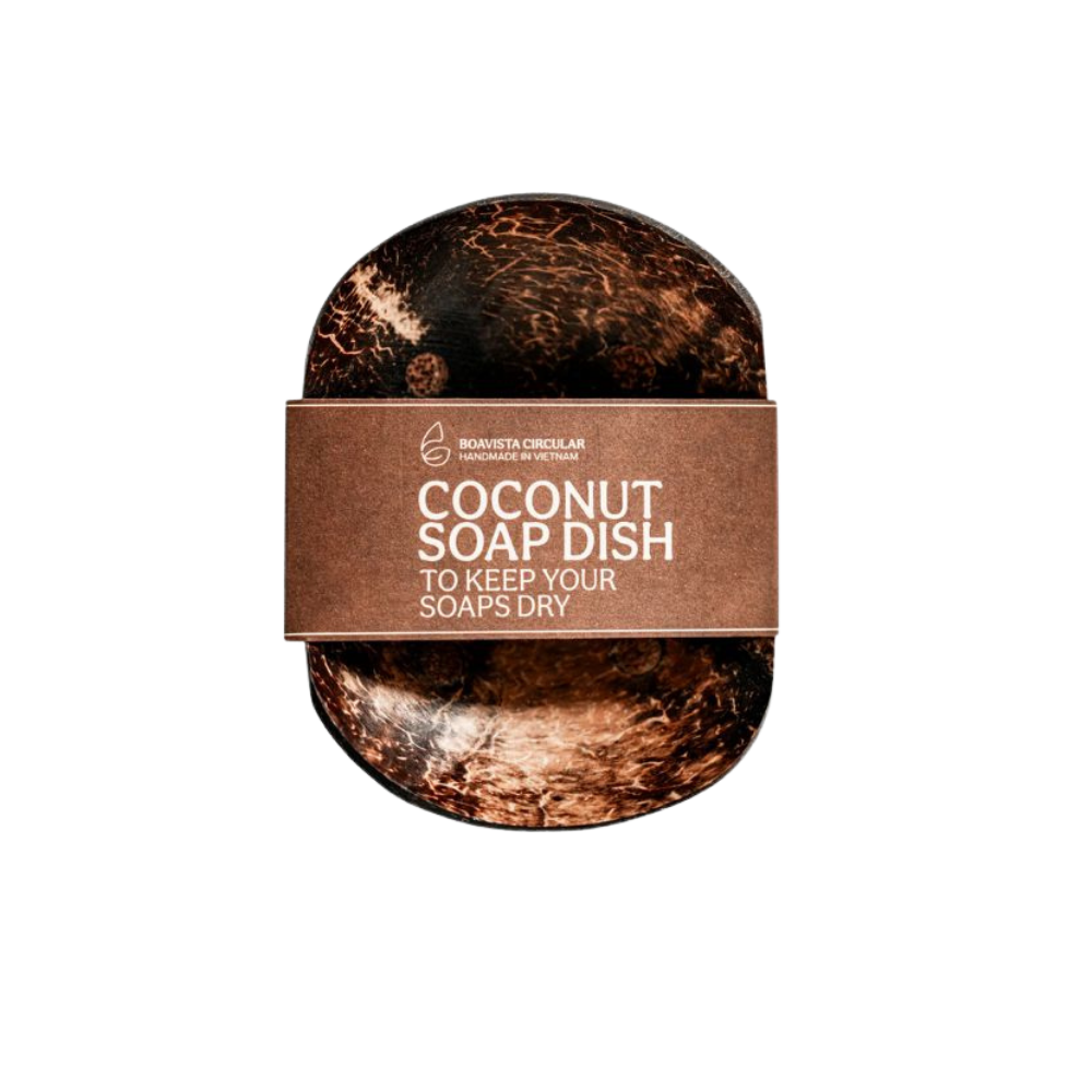 Het Boavista Circular Zeepbakje van Kokosnoot is een natuurlijk en duurzaam alternatief voor plastic zeephouders. Gemaakt van echte kokosnoot, houdt het zeep droog, verlengt het de levensduur van je zeep en past perfect bij een milieubewuste badkamer of keuken.
