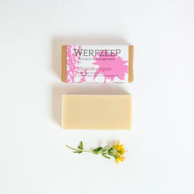 Cleanshampoo van Werfzeep reinigt en verzorgt je haar op een milde, natuurlijke manier. Met zorgvuldig geselecteerde plantaardige ingrediënten worden vuil en talg verwijderd zonder het haar of de hoofdhuid uit te drogen. Geschikt voor dagelijks gebruik en alle haartypes.