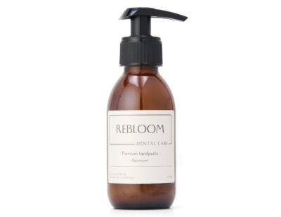 Rebloom Care Premium Tandpasta – Pepermunt is een natuurlijke tandpasta die zorgt voor een grondige en effectieve reiniging van het gebit. De frisse pepermunt geeft een krachtig schoon gevoel en een langdurig frisse adem, zonder onnodig agressief te zijn voor tanden of tandvlees.