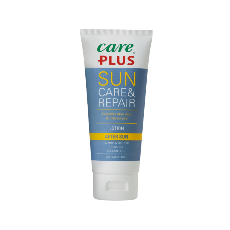 Care Plus After Sun Lotion 100 ml verzorgt en kalmeert de huid na blootstelling aan de zon. Deze after sun lotion helpt de huid herstellen, hydrateert intensief en vermindert het trekkerige gevoel na zonnen. De lichte formule trekt snel in en voelt prettig aan op de huid. Ideaal na een dag strand, zwembad, vakantie of andere buitenactiviteiten.