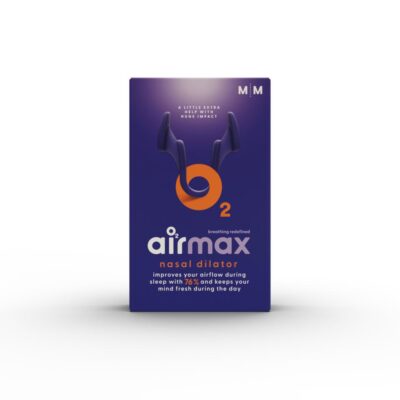 De Airmax Classic Neusspreider Anti-Snurk Medium 2 stuks zijn effectieve neusspreiders die de luchtstroom door de neus verbeteren om snurken te verminderen en de ademhaling tijdens de slaap te optimaliseren. De zachte, reukloze neusdilatoren vergroten het smalste gedeelte van de neusingang, waardoor je makkelijker en vrijer kunt ademen en ’s nachts rustiger slaapt.