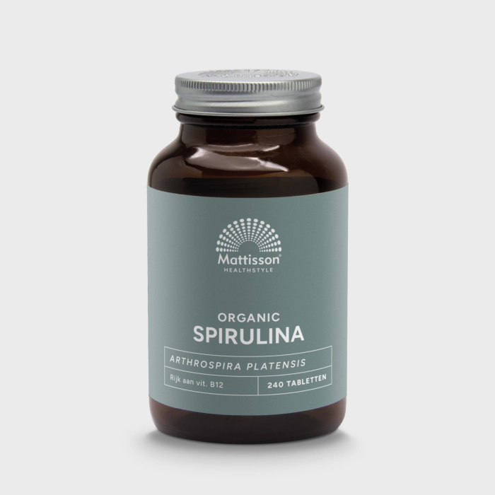 De Mattisson Biologische Spirulina 500 mg bestaat uit puur biologische spirulina, samengeperst tot makkelijk te gebruiken tabletten. Spirulina is een blauwgroene alg die van nature rijk is aan voedingsstoffen en al decennialang wordt gebruikt binnen een bewuste en actieve leefstijl.