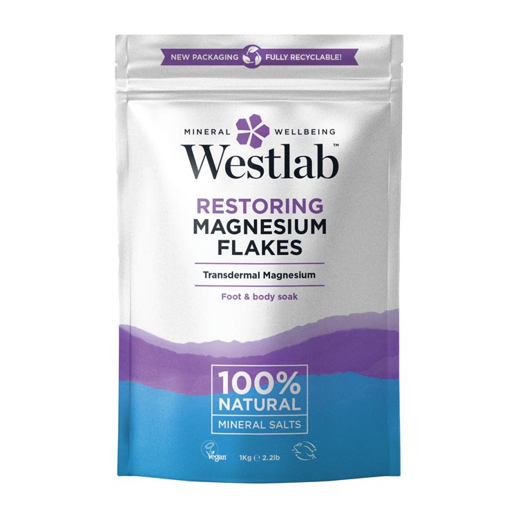Wanneer je lichaam en geest toe zijn aan pure ontspanning, zijn Westlab Magnesium Vlokken Relax 1000 gram de ideale keuze. Deze zachte magnesiumvlokken lossen gemakkelijk op in warm water en creëren een rustgevend bad dat helpt spanning los te laten en lichaam en geest tot rust te brengen. Perfect voor een moment van self-care na een drukke dag of stressvolle periode.