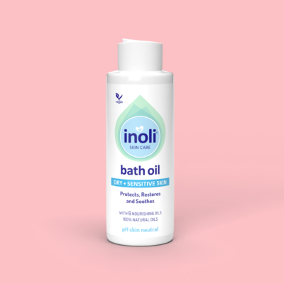 De Inoli Baby Badolie Intensief Vettend 100 ml is een rijke, verzorgende olie speciaal ontwikkeld voor de droge en gevoelige huid van je baby. Deze intensief vettende formule voedt de huid diep, houdt deze soepel en ondersteunt de natuurlijke huidbarrière. Perfect voor gebruik na een bad of bij extra droge plekken.