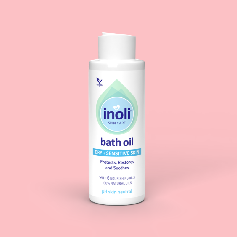 De Inoli Baby Badolie Intensief Vettend 100 ml is een rijke, verzorgende olie speciaal ontwikkeld voor de droge en gevoelige huid van je baby. Deze intensief vettende formule voedt de huid diep, houdt deze soepel en ondersteunt de natuurlijke huidbarrière. Perfect voor gebruik na een bad of bij extra droge plekken.