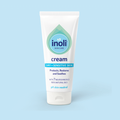 De Inoli Babycrème Intensief Vettend 75 ml is een rijke verzorgingscrème die speciaal is ontwikkeld voor de droge en gevoelige huid van je baby. De intensief voedende formule houdt de huid zacht, soepel en beschermt tegen uitdroging. Ideaal voor dagelijks gebruik of op plekken die extra verzorging nodig hebben.