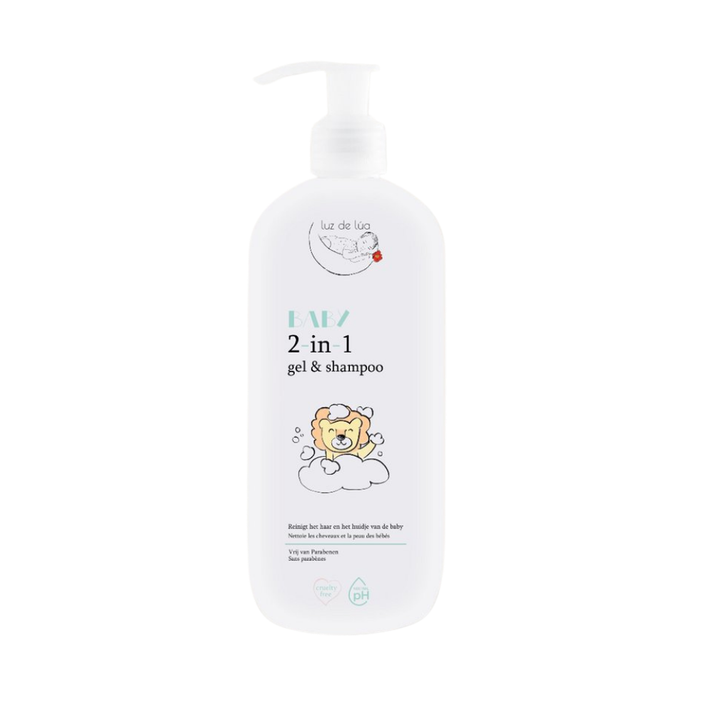 De Luz de Lúa Baby 2-in-1 Shampoo & Douchegel is een extra milde formule die speciaal is ontwikkeld voor de gevoelige huid en het fijne haar van baby's. Deze zachte 2-in-1 reinigt zowel huid als haar zonder uit te drogen en zorgt voor een frisse, verzorgde babyhuid. De milde samenstelling prikt niet in de ogen en is perfect voor dagelijks gebruik.