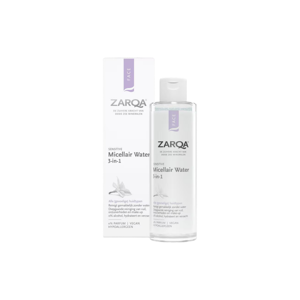 Deze milde micellair water is speciaal ontwikkeld voor de gevoelige huid en reinigt effectief zonder de huid te irriteren. De ZARQA Micellair Water (200 ml) heeft een 3-in-1 werking: het verwijdert make-up, vuil en overtollig talg en helpt tegelijkertijd de huid te hydrateren en te kalmeren. Dankzij micellen, Dode Zee mineralen en aloë vera wordt de huid grondig gereinigd zonder te hoeven spoelen, terwijl de huid zacht en comfortabel aanvoelt.