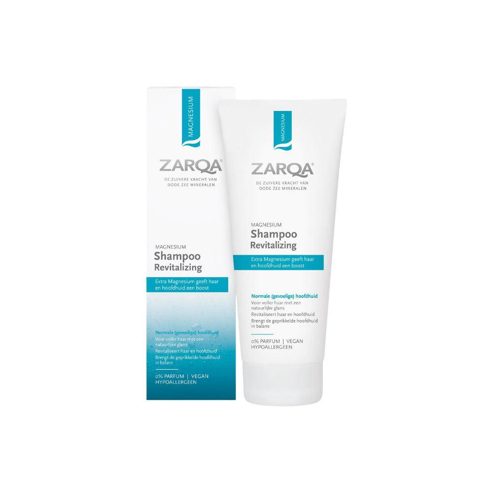 Deze revitaliserende shampoo is speciaal ontwikkeld voor de gevoelige hoofdhuid en geeft futloos haar direct een boost. De ZARQA Magnesium Shampoo Revitalizing (200 ml) bevat een hoge concentratie magnesium die de celvernieuwing stimuleert en de hoofdhuid helpt herstellen. Het resultaat is zichtbaar voller, sterker en gezonder haar met een natuurlijke glans. Ideaal voor dun, dof of vermoeid haar dat extra verzorging nodig heeft.